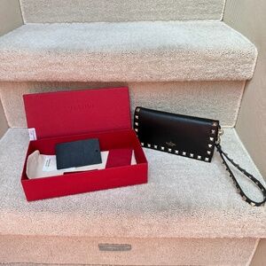 Valentino Wallet Wristlet in Black NEW Full Set